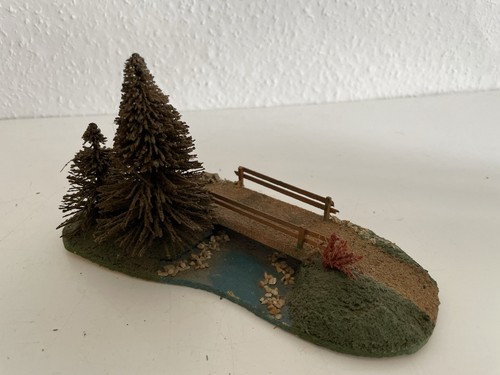 Kleines diorama bäume brücke - kleines,